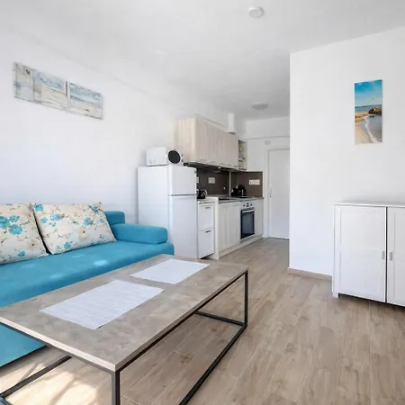Danai & Palm Complex By Horizon Homes *