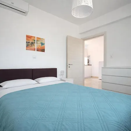 Danai & Palm Complex By Horizon Homes Ofrínion