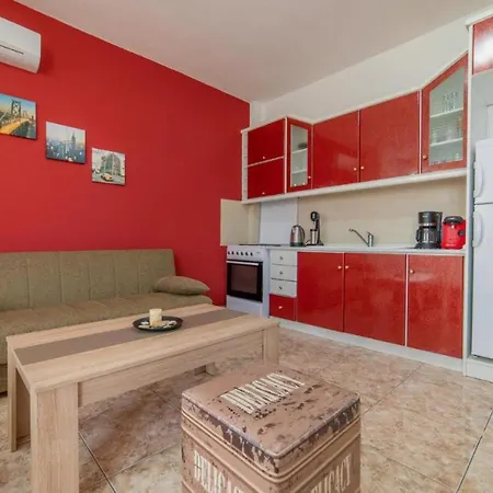 Danai & Palm Complex By Horizon Homes