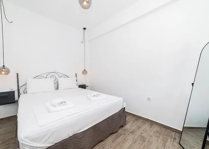 Danai & Palm Complex By Horizon Homes *