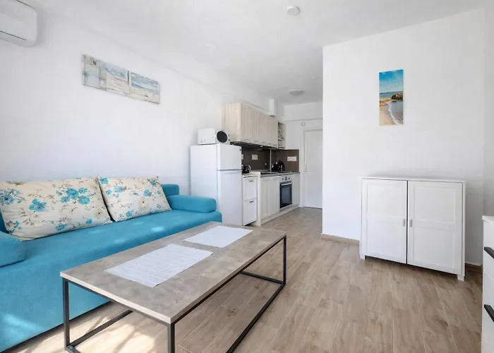 Danai & Palm Complex By Horizon Homes *