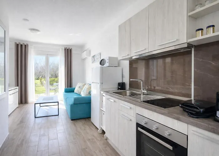 Danai & Palm Complex By Horizon Homes Apartment Ofrínion